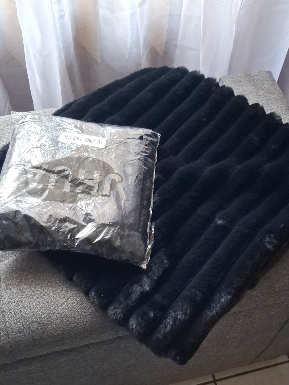 2-pc Black Faux Fur Pillow Covers